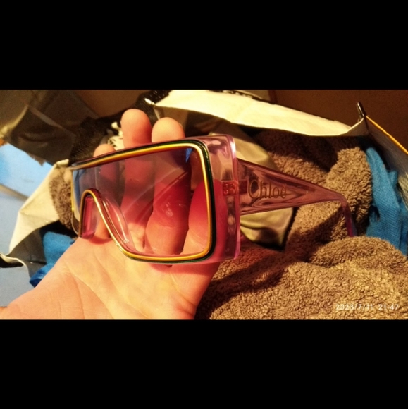 Vintage collectors sunglasses - Picture 2 of 3